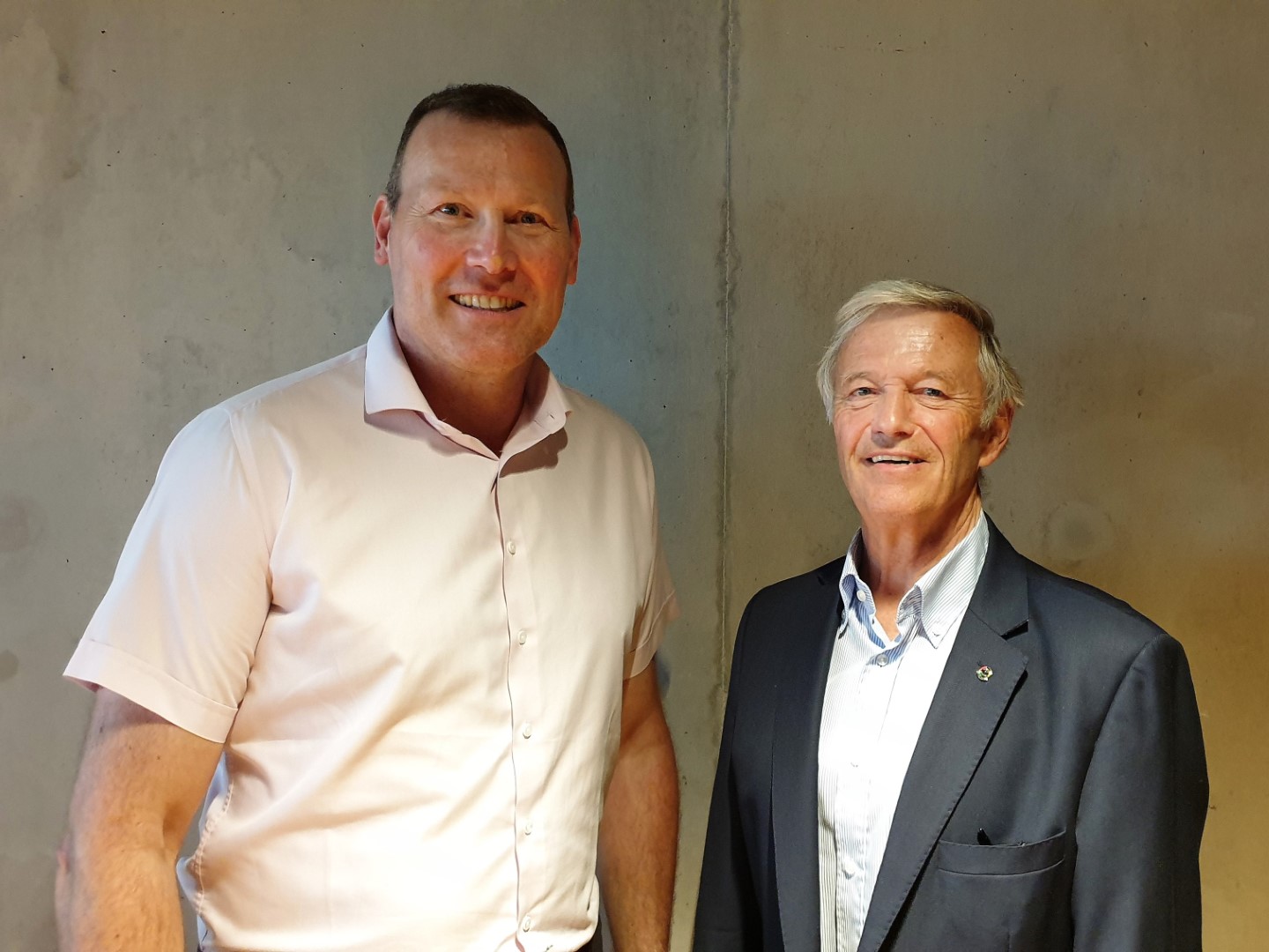 Panathlon Lausanne conférence du 22 mai 2023: Éric Monnin, vice-président de l'Université de Franche-Comté à l’Olympisme (à gauche) avec Marc-Henri Clavel président du Panathlon Club Lausanne